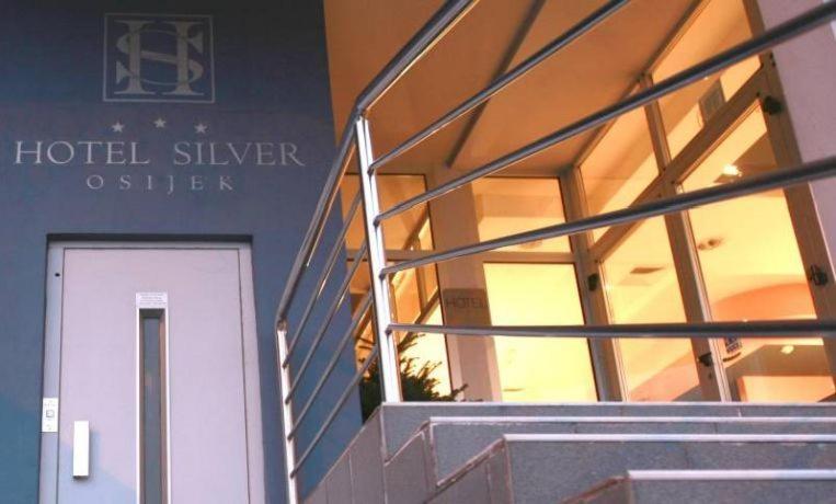 Hotel Silver Osijek Exteriör bild