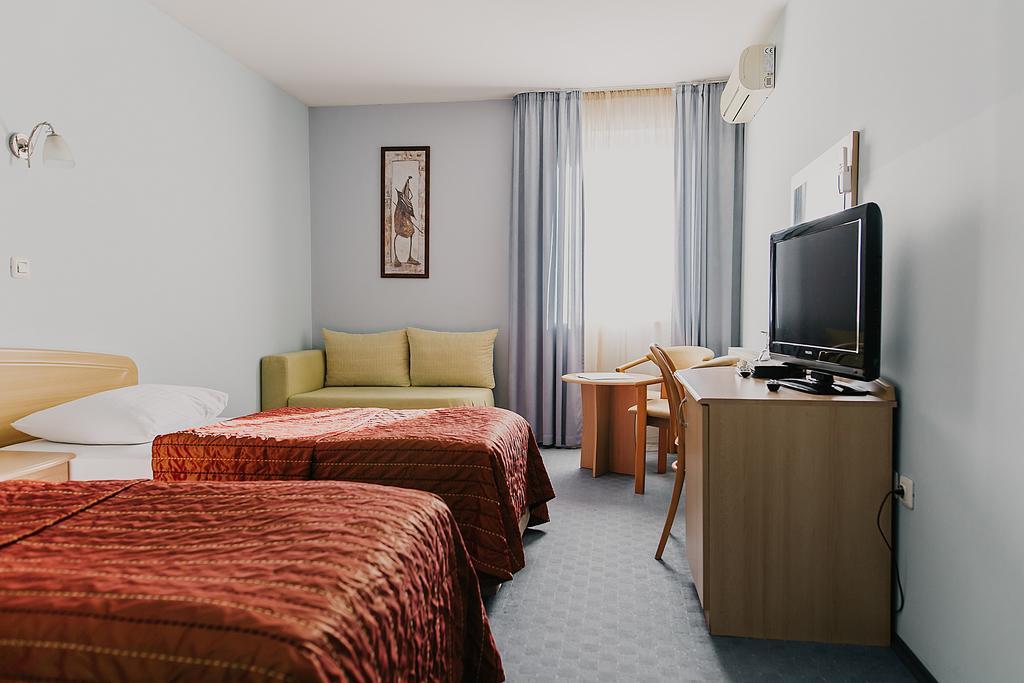 Hotel Silver Osijek Exteriör bild