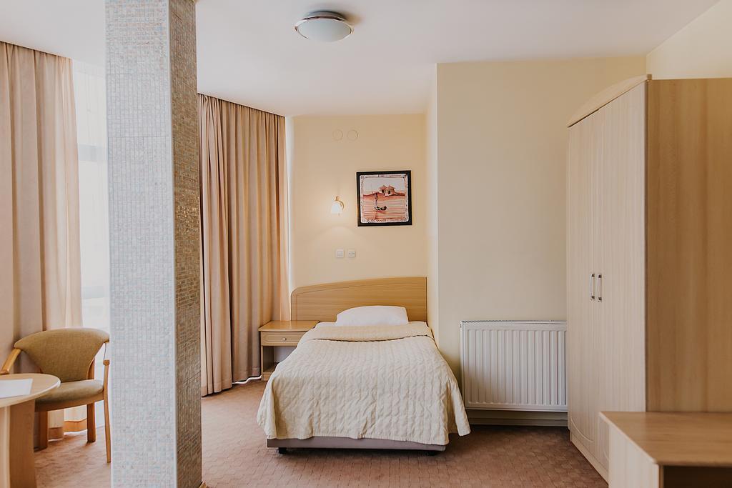 Hotel Silver Osijek Rum bild